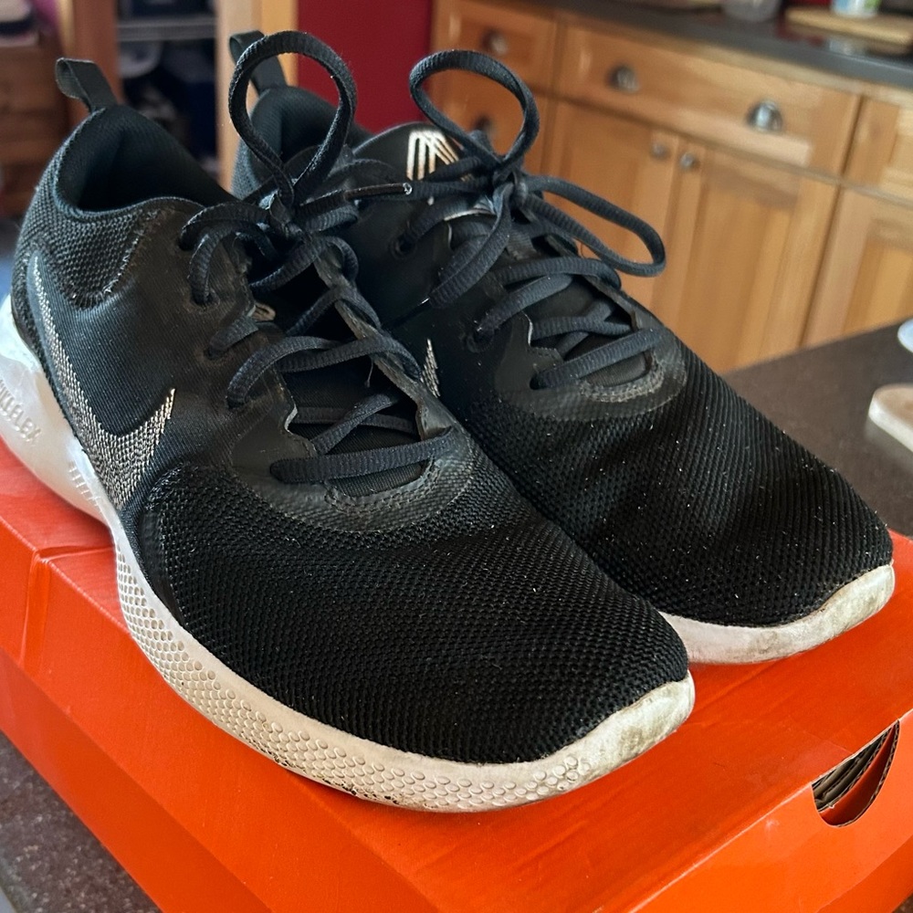 Nike Flex men's running shoes.